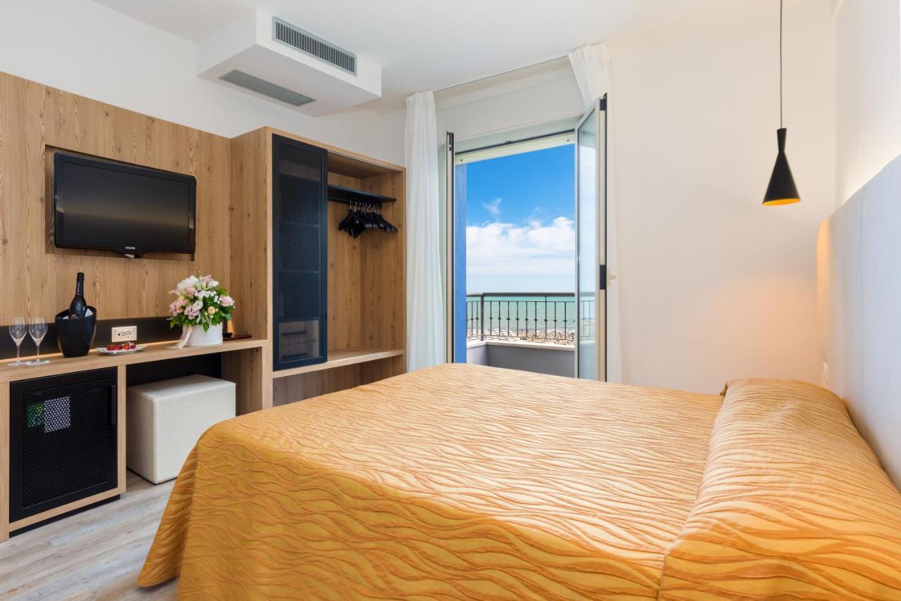 Hotel Nettuno Caorle Exterior photo