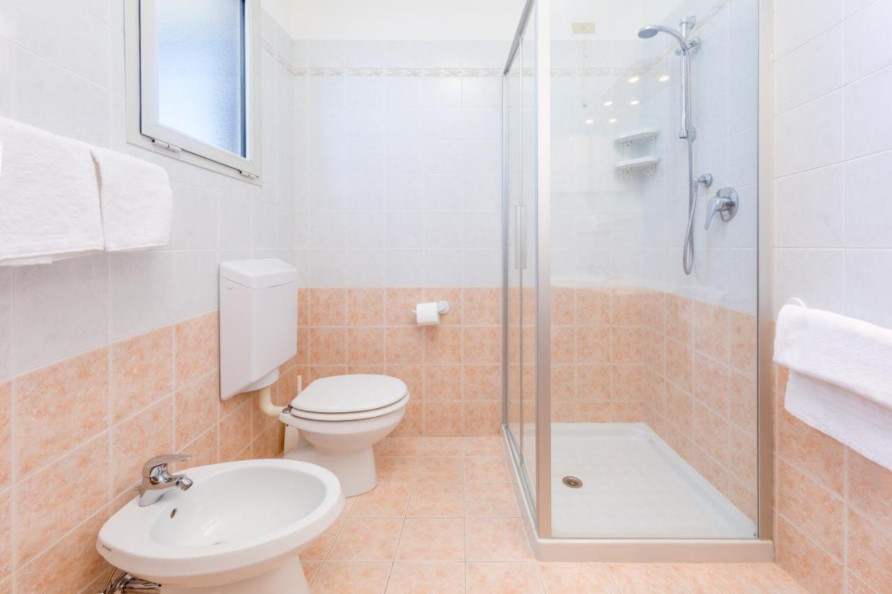 Hotel Nettuno Caorle Exterior photo
