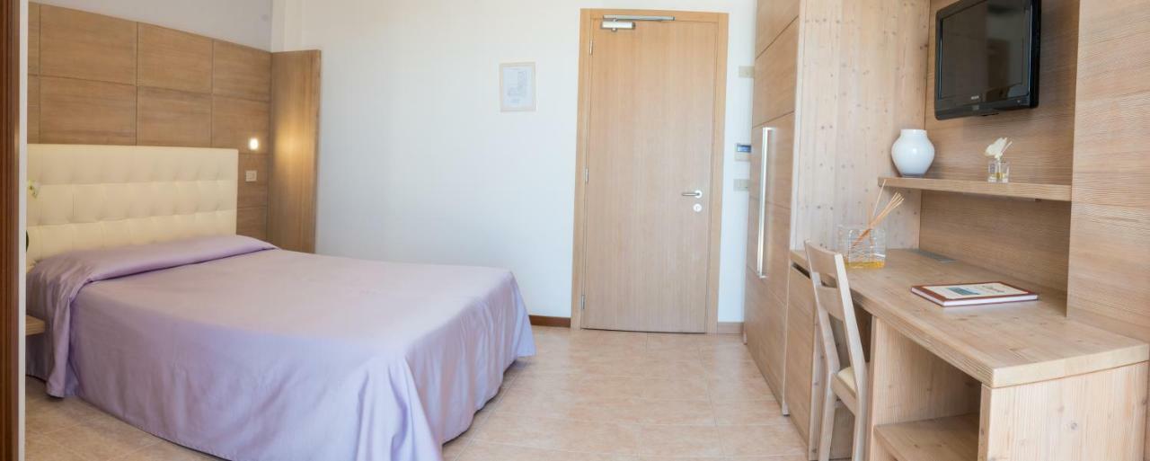 Hotel Nettuno Caorle Exterior photo